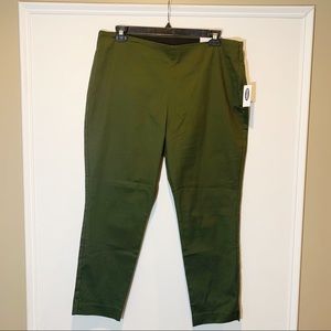 NWT Old Navy Women's Plus Green Pants - 18
